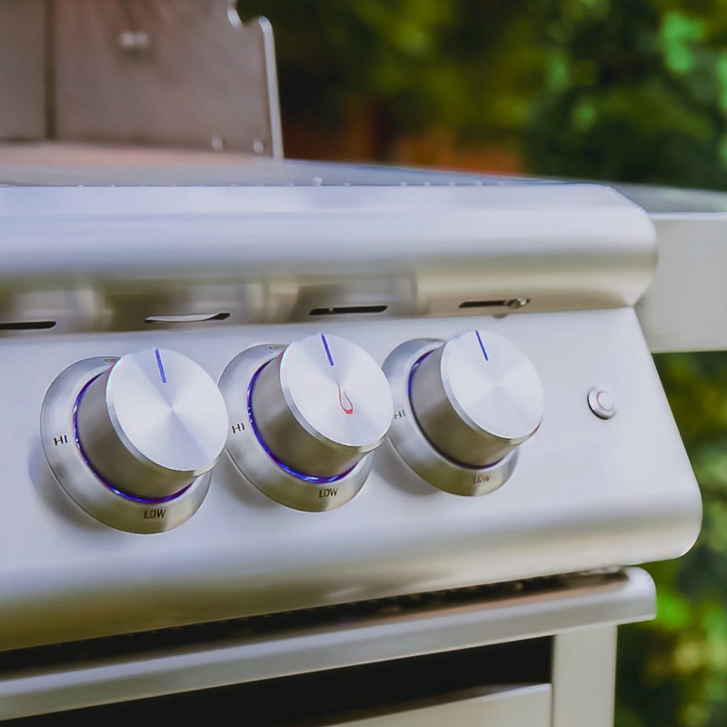 Blaze Premium LTE+ 40 inch grill on cart alternate view