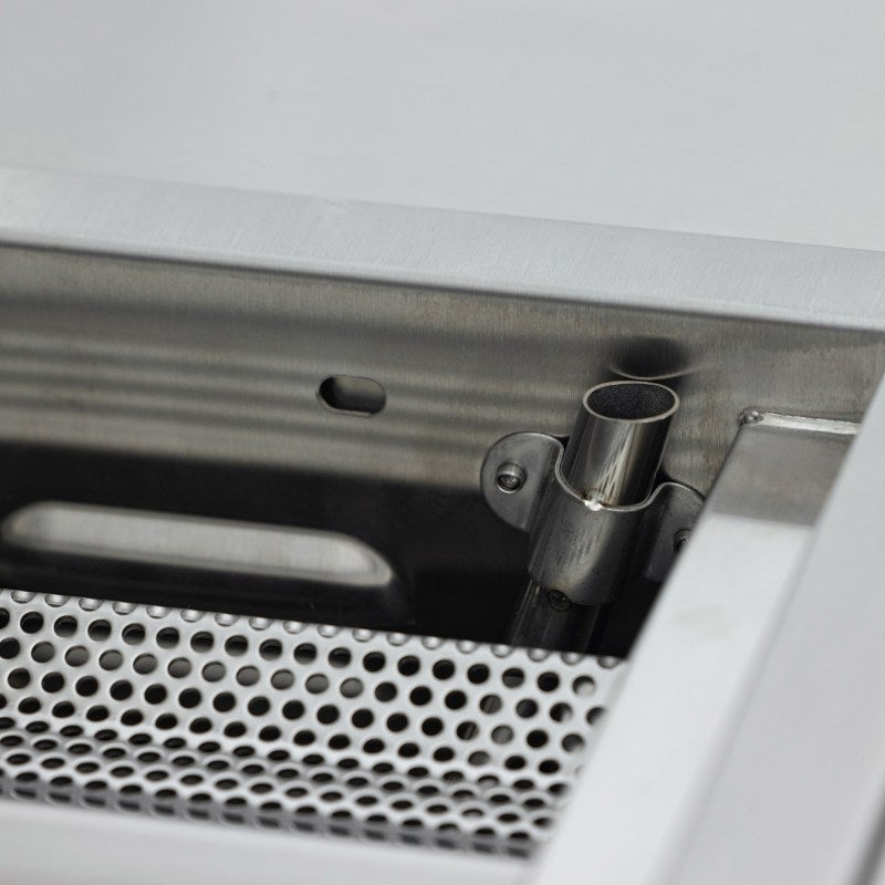 Blaze LTE PRO 32 inch grill close-up