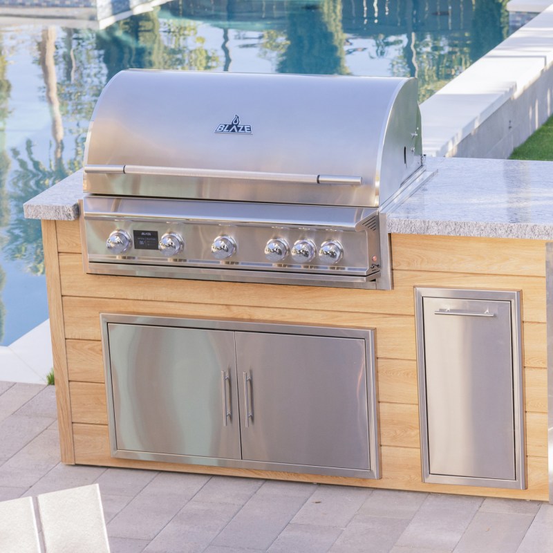 Blaze LTE PRO 40 inch grill built-in detail