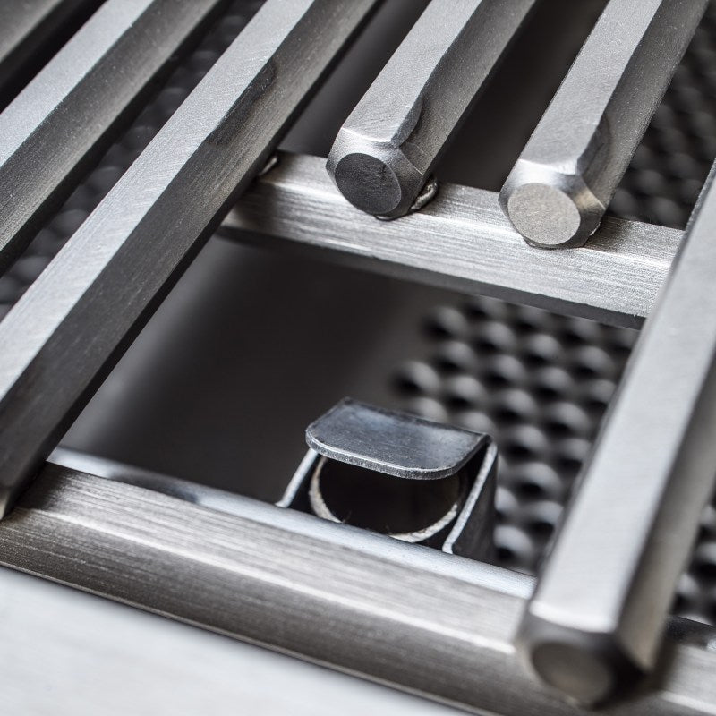 Blaze Professional LUX cooking surface detail
